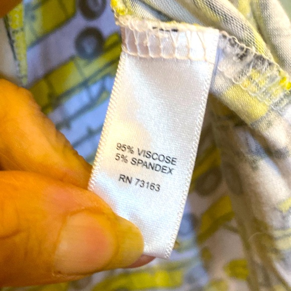 3/$15. Women’s.yellow taxi top size L - Picture 6 of 6